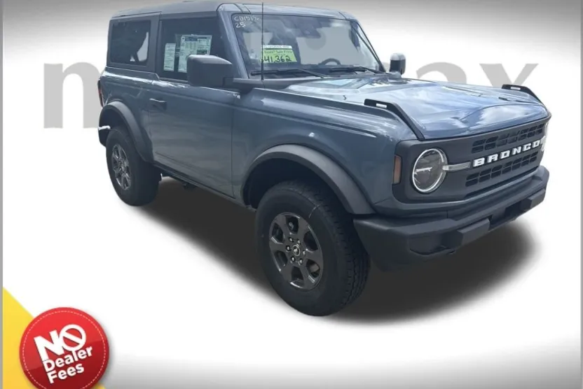 2025 Ford Bronco Base photo 1