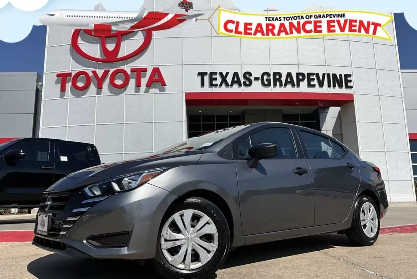 2024 Nissan Versa 1.6 S photo 1