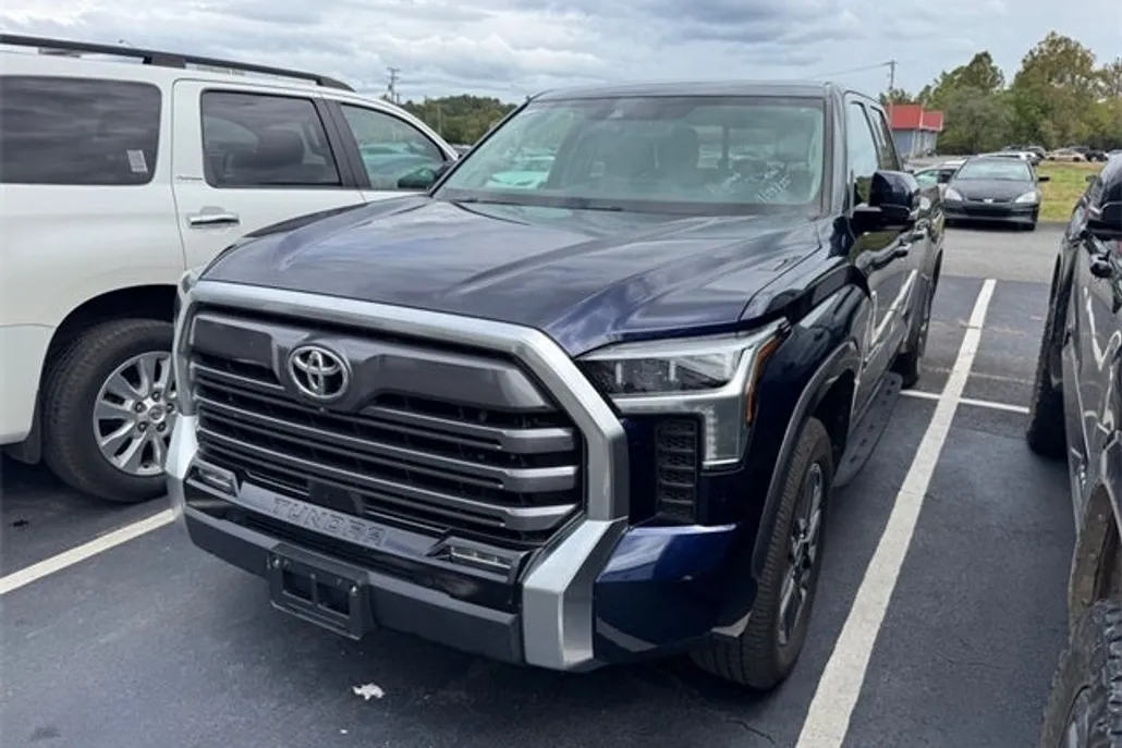 2022 Toyota Tundra Limited photo 1