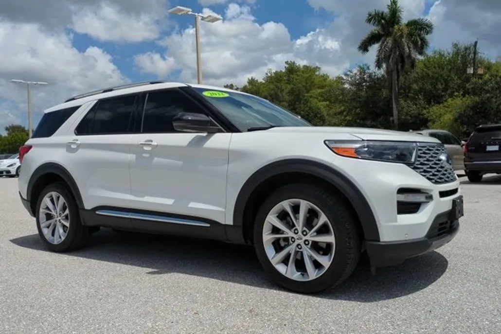 2022 Ford Explorer Platinum photo 1