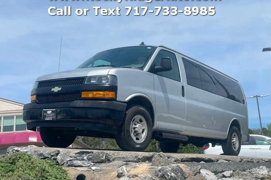 2020 Chevrolet Express LS Passenger photo 1