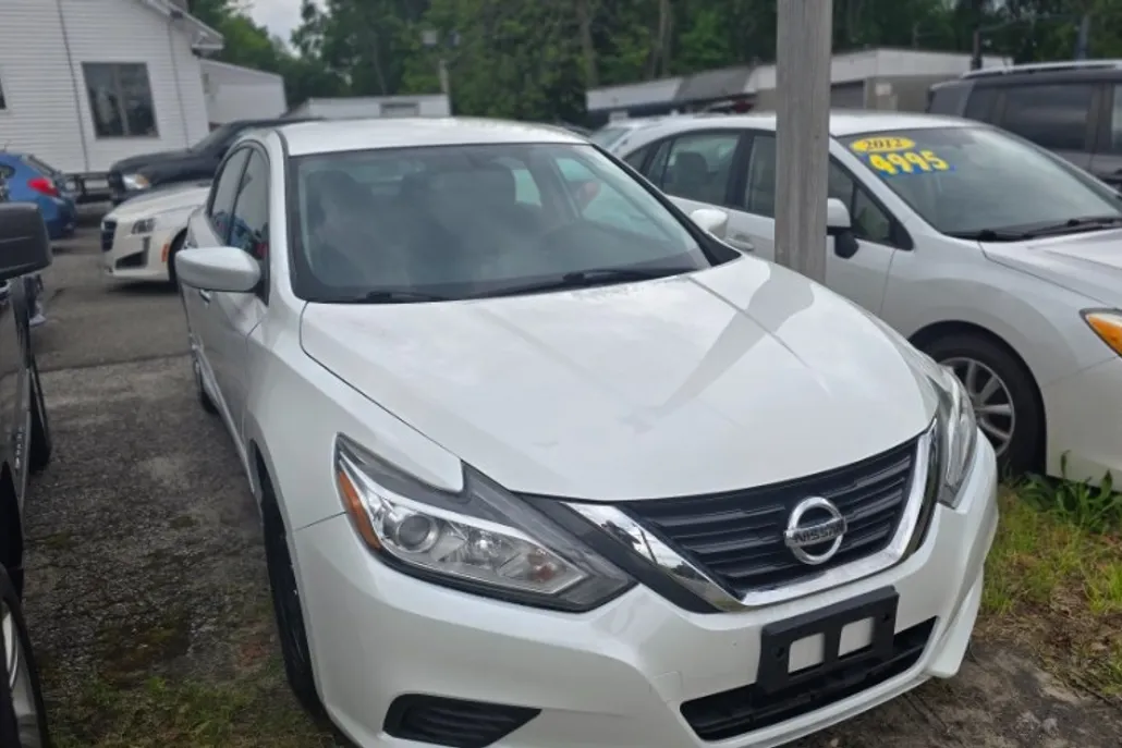 2016 Nissan Altima 2.5 photo 1