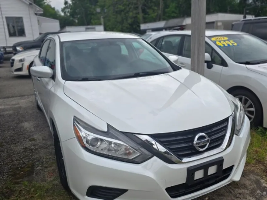 2016 Nissan Altima 2.5 photo 1