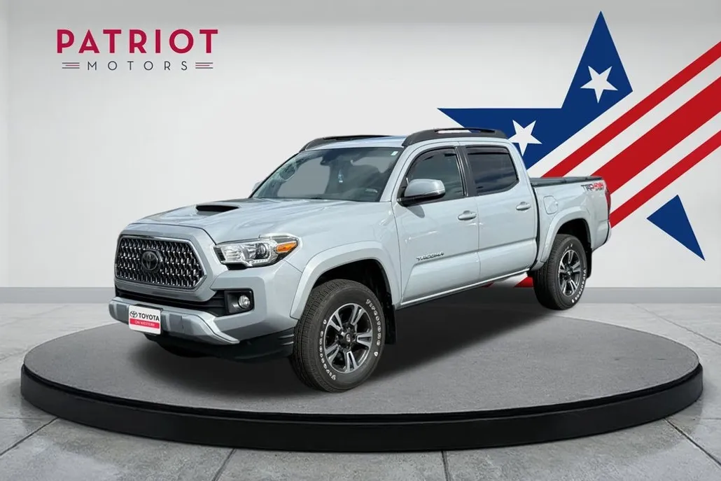 2019 Toyota Tacoma TRD Sport photo 1