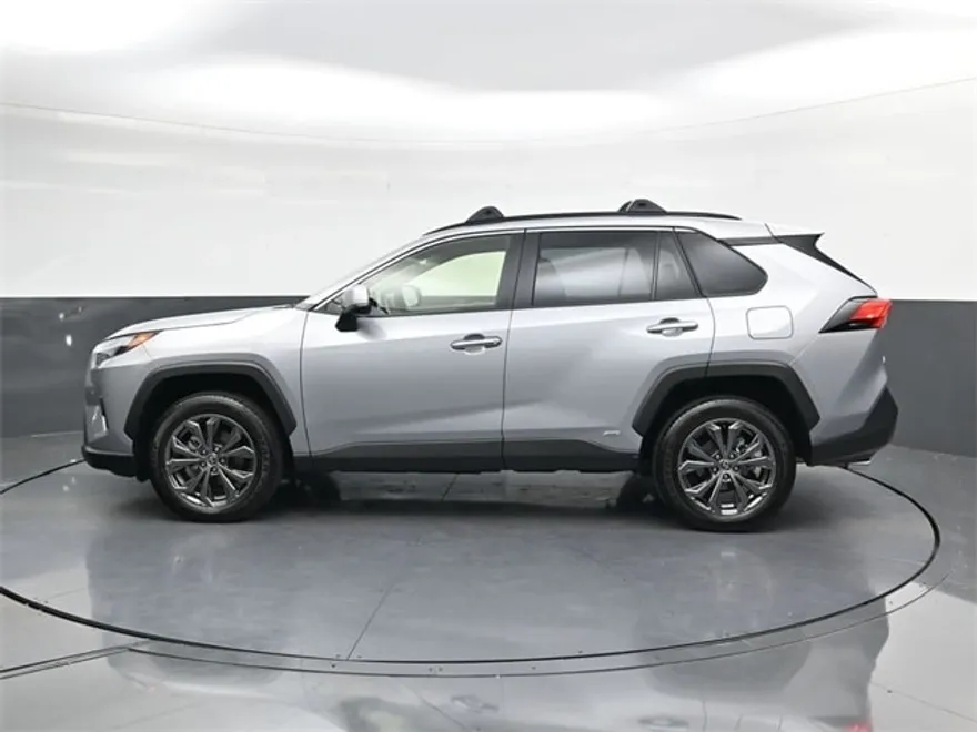 2025 Toyota RAV4 Hybrid Limited photo 1