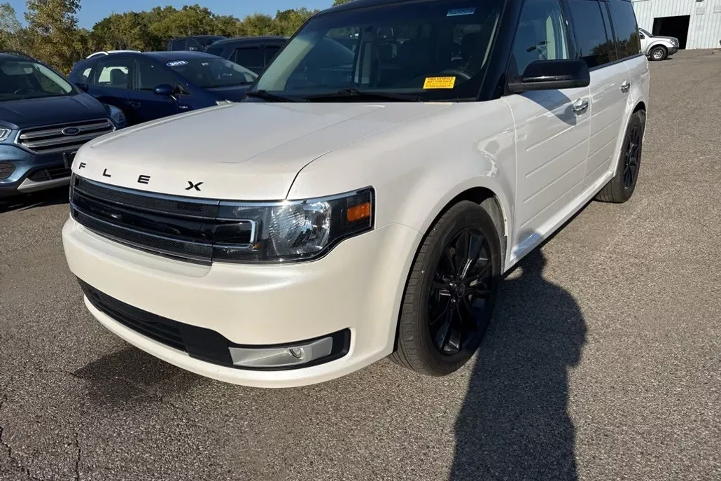 2019 Ford Flex SEL photo 1