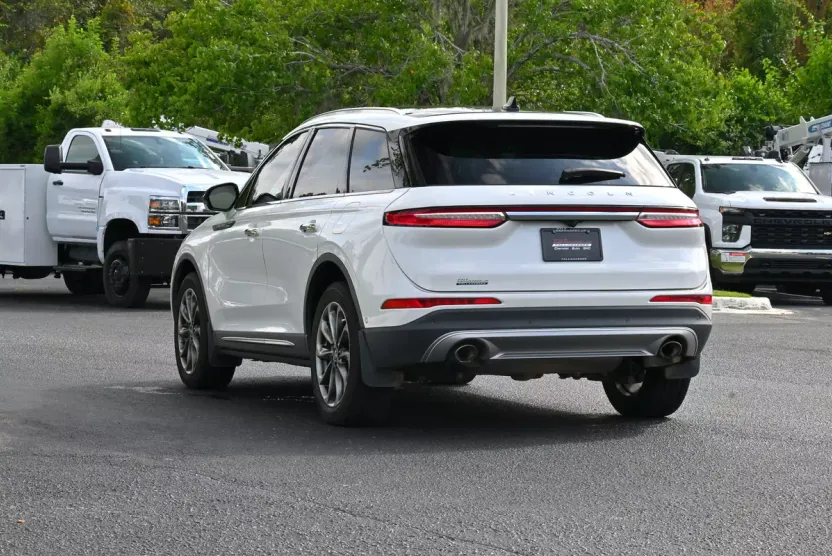2021 Lincoln Corsair Standard photo 1