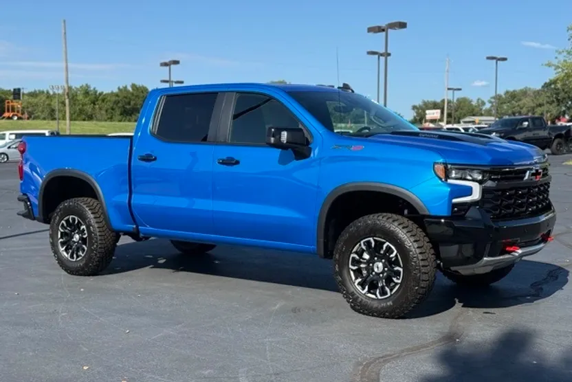 2026 Chevrolet Silverado 1500 ZR2 photo 1