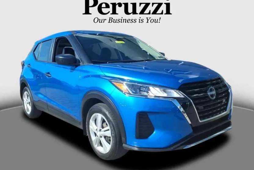 2023 Nissan Kicks S photo 1