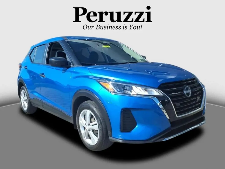2023 Nissan Kicks S photo 1