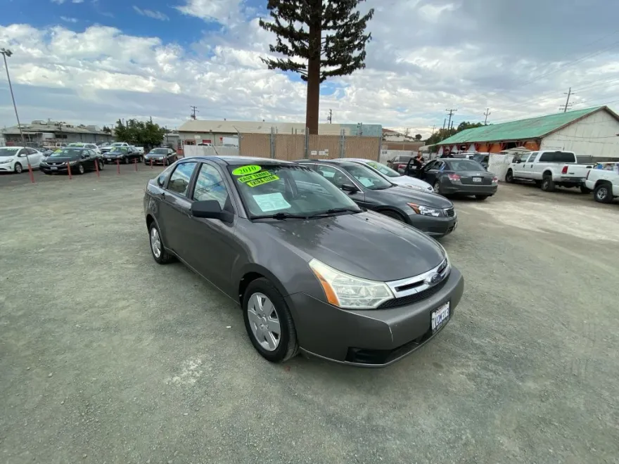 2014 Ford Focus Sedan photo 1
