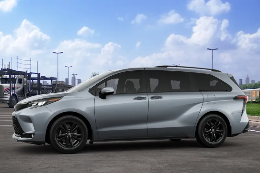 2025 Toyota Sienna XSE photo 1