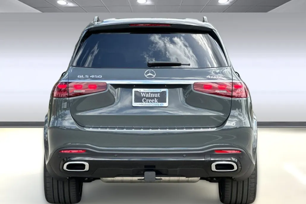 2025 Mercedes Benz GLS 450 4MATIC photo 1