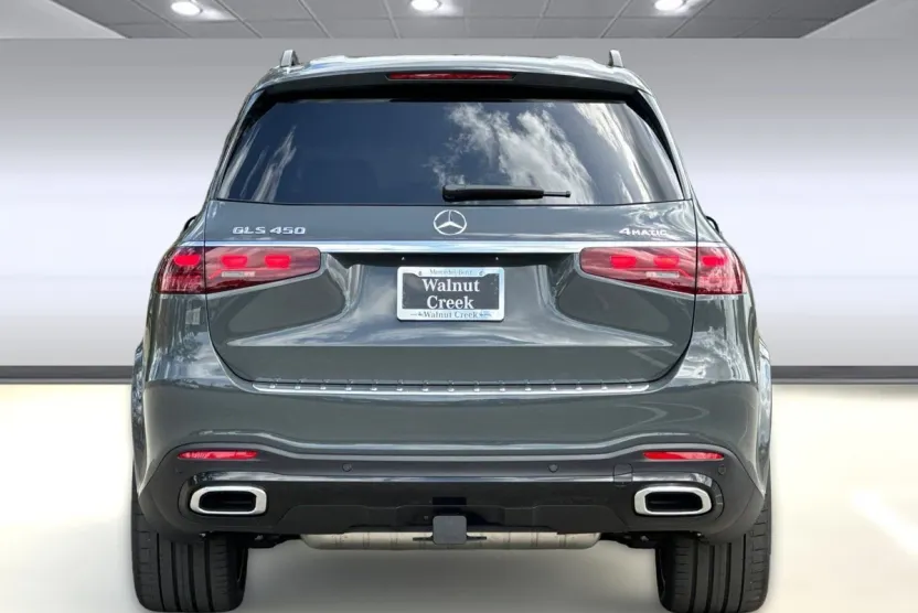 2025 Mercedes Benz GLS 450 4MATIC photo 1