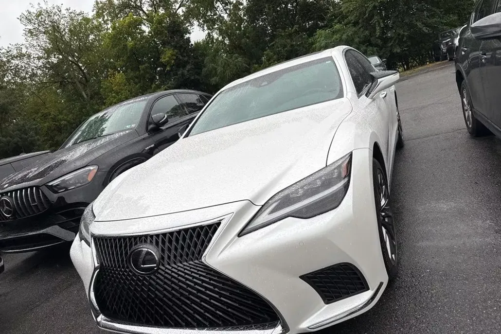 2023 Lexus LS 500 photo 1