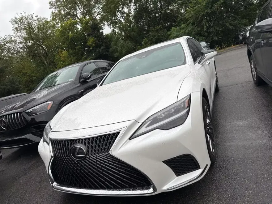 2023 Lexus LS 500 photo 1