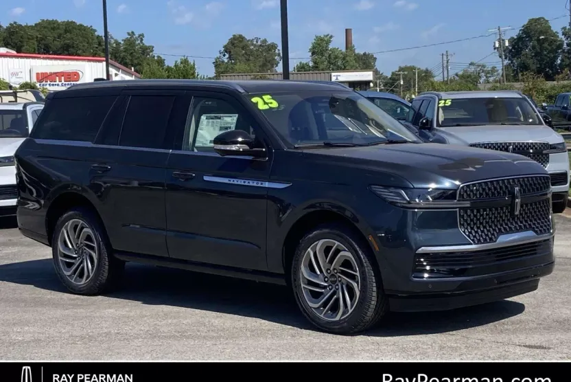 2025 Lincoln Navigator Reserve photo 1