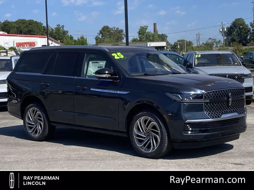 2025 Lincoln Navigator Reserve photo 1