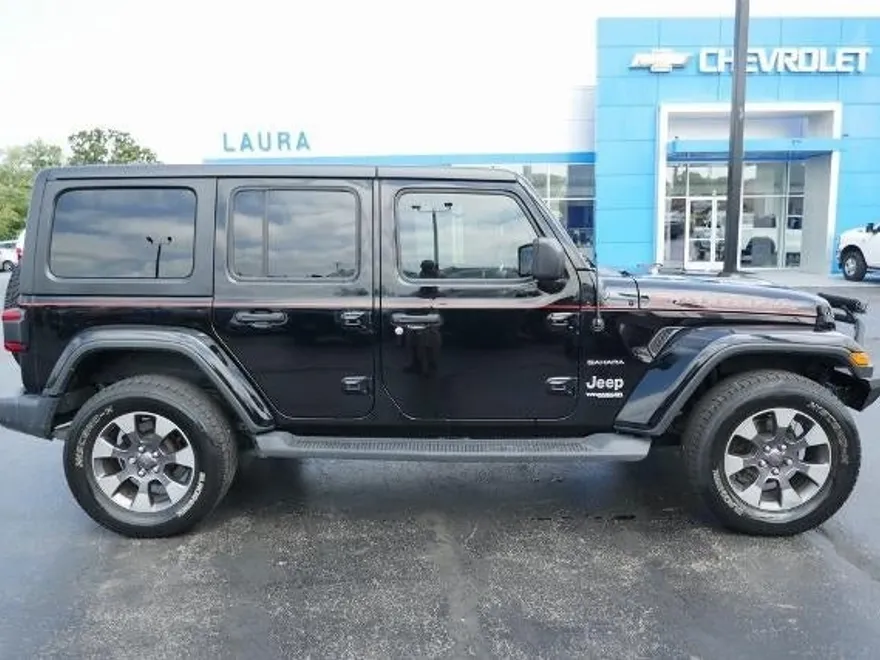 2018 Jeep Wrangler Unlimited Sahara photo 1