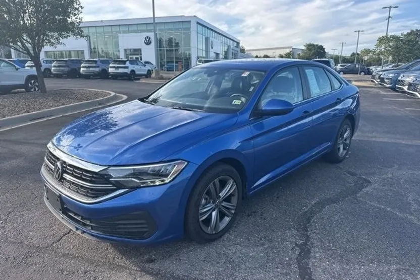 2024 Volkswagen Jetta SE photo 1