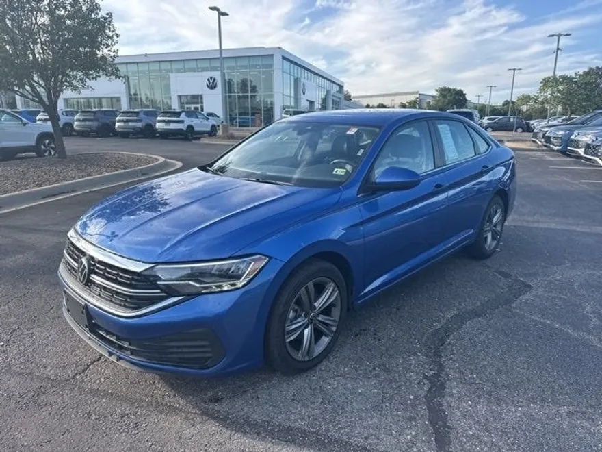 2024 Volkswagen Jetta SE photo 1