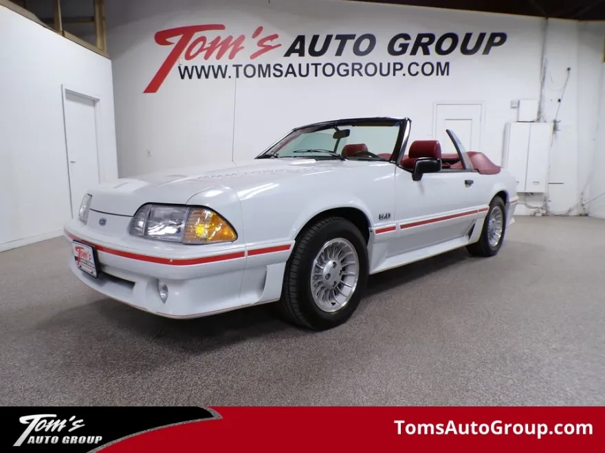 1989 Ford Mustang Convertible photo 1