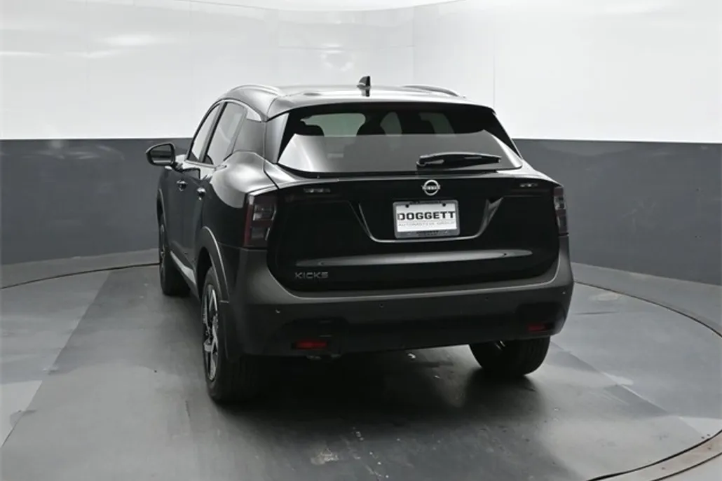 2026 Nissan Kicks SV photo 1