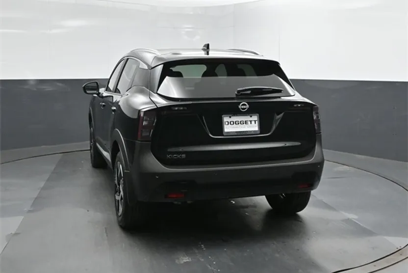 2026 Nissan Kicks SV photo 1