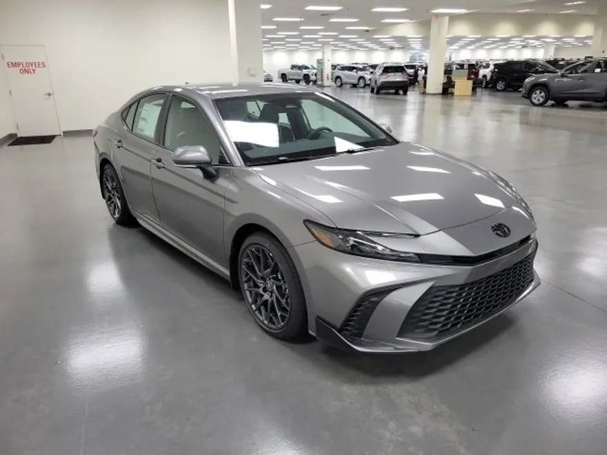 2026 Toyota Camry SE photo 1