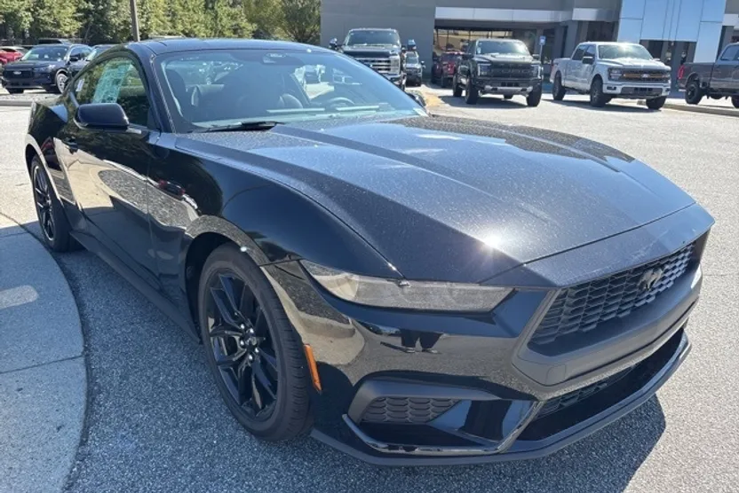 2025 Ford Mustang EcoBoost photo 1