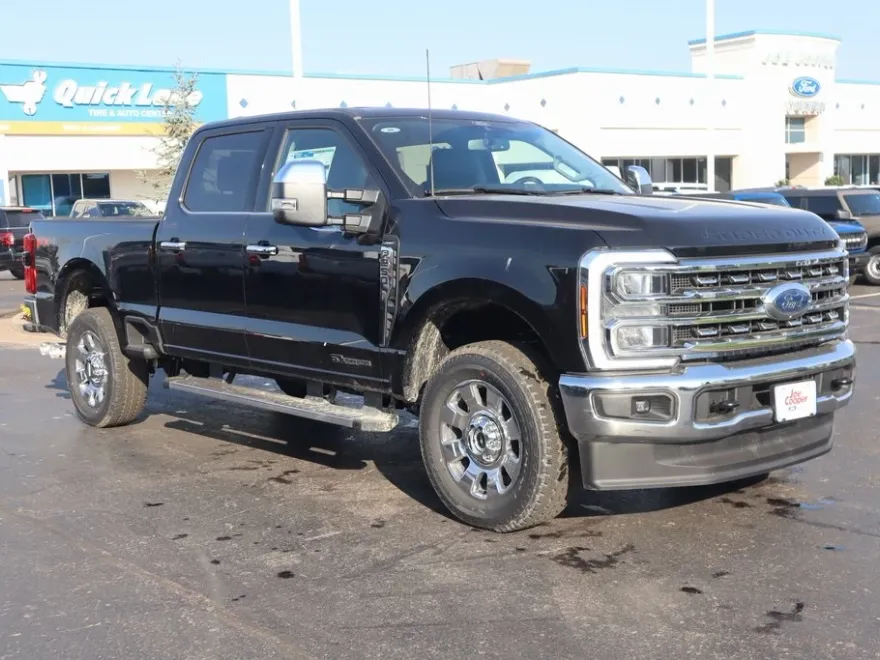 2026 Ford F-250 Lariat photo 1