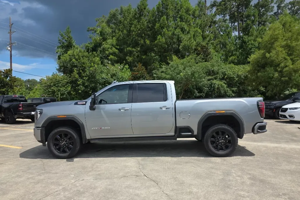 2024 Gmc Sierra 2500 AT4 photo 1