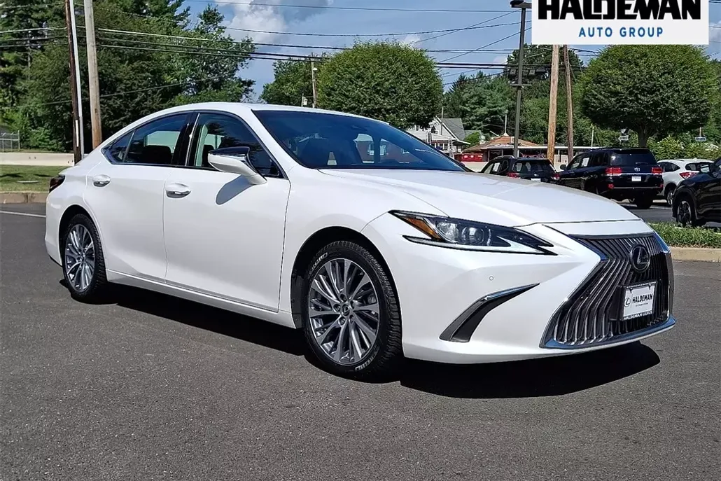 2019 Lexus ES 350 photo 1