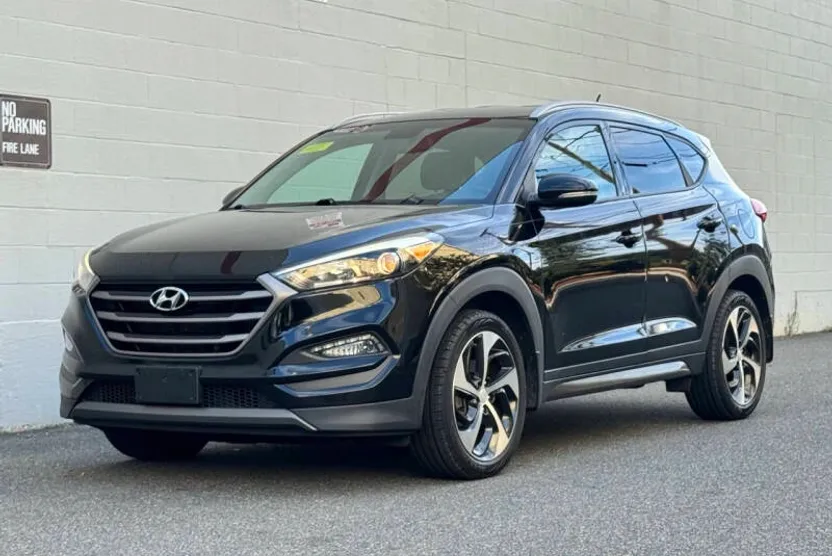 2016 Hyundai Tucson Sport photo 1