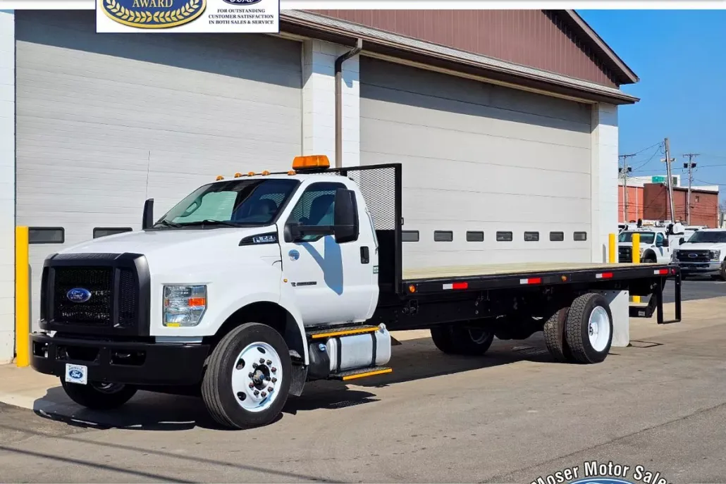 2016 Ford F-650 Regular Cab photo 1
