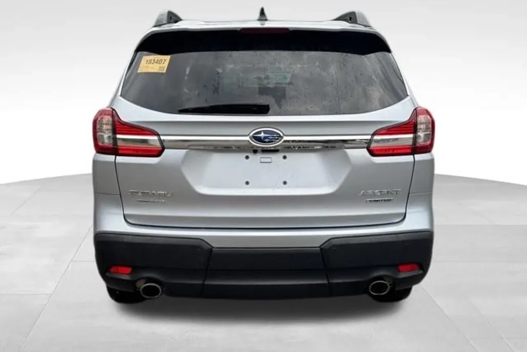 2022 Subaru Ascent Limited photo 1