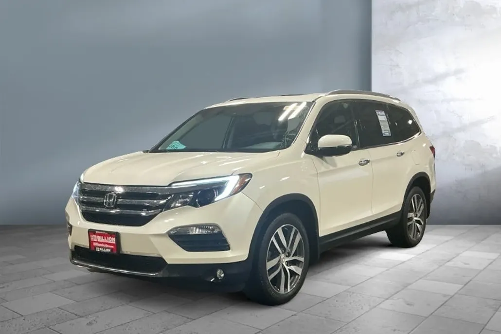 2018 Honda Pilot Touring photo 1