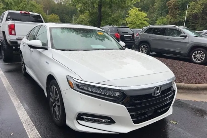 2020 Honda Accord Hybrid Touring photo 1