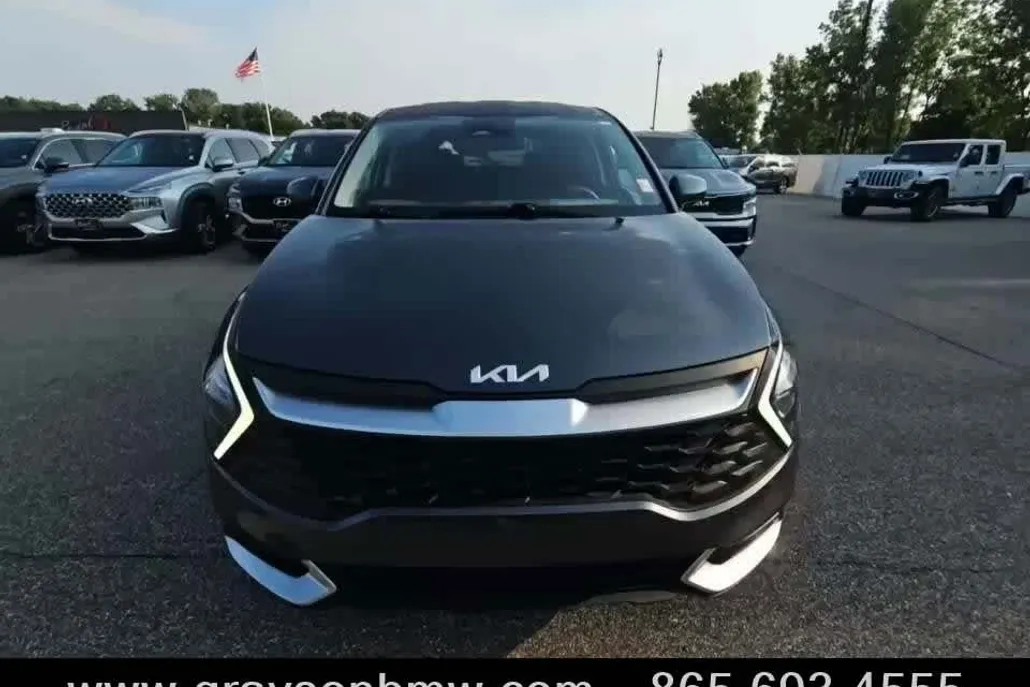 2023 Kia Sportage LX photo 1