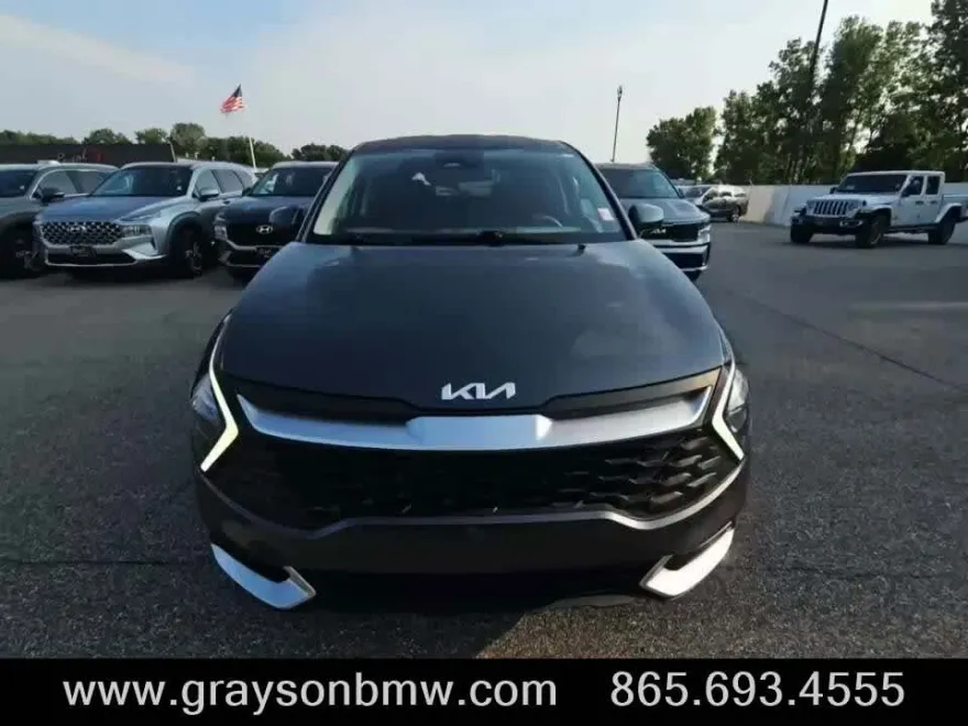 2023 Kia Sportage LX photo 1