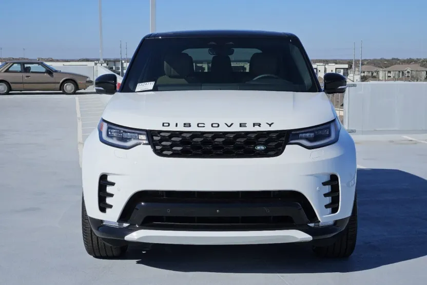 2025 Land Rover Discovery SE photo 1