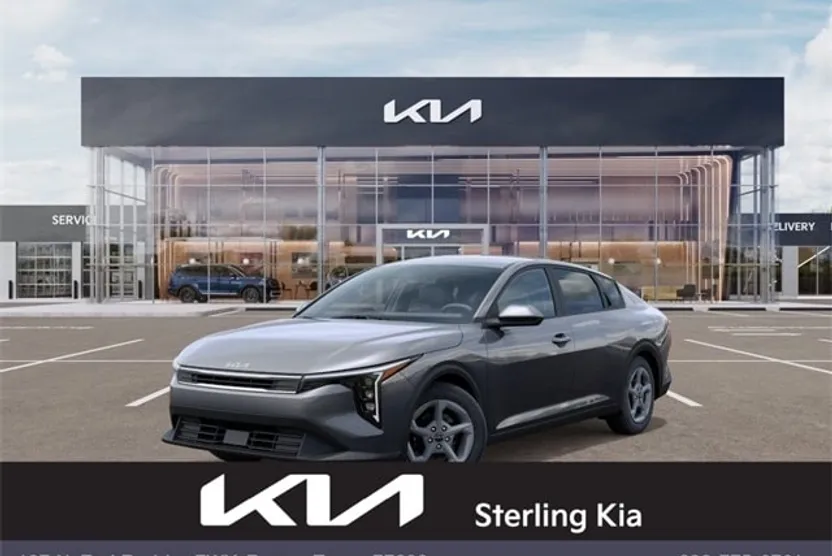 2025 Kia K4 LXS photo 1