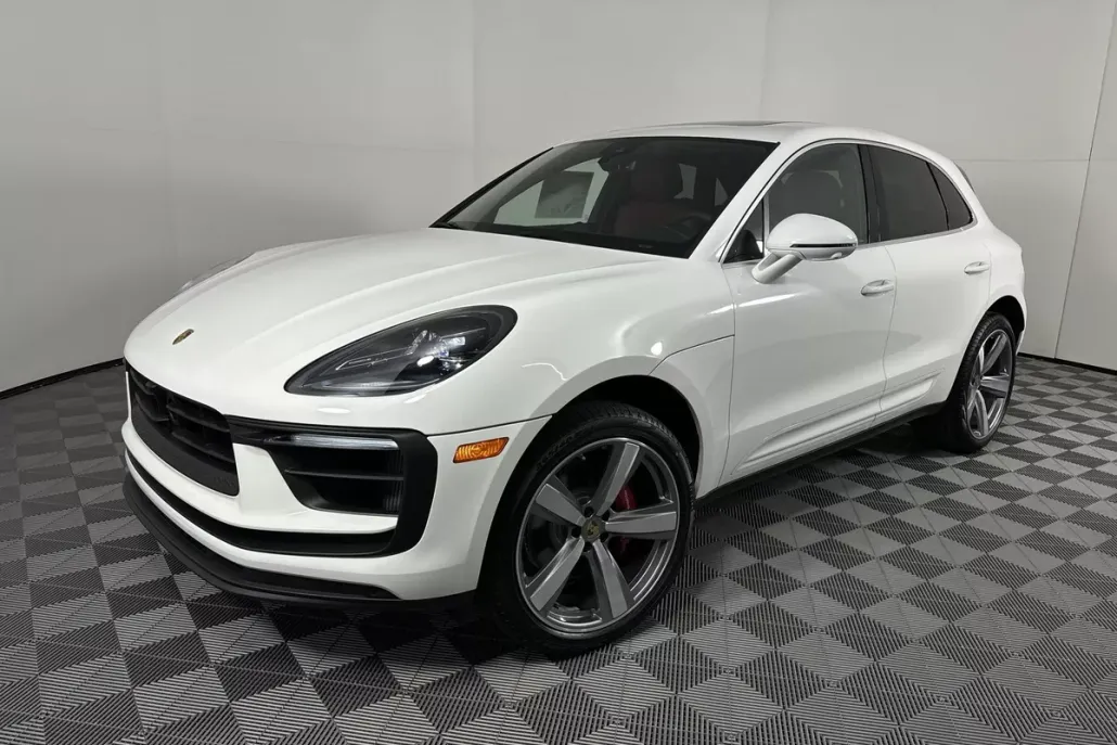 2025 Porsche Macan S photo 1