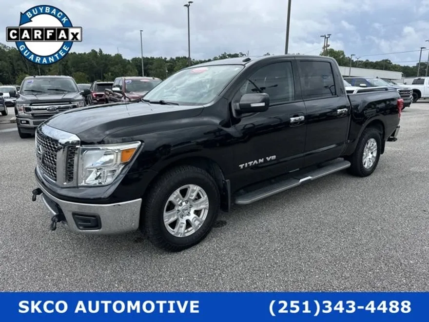 2018 Nissan Titan Crew Cab SV photo 1