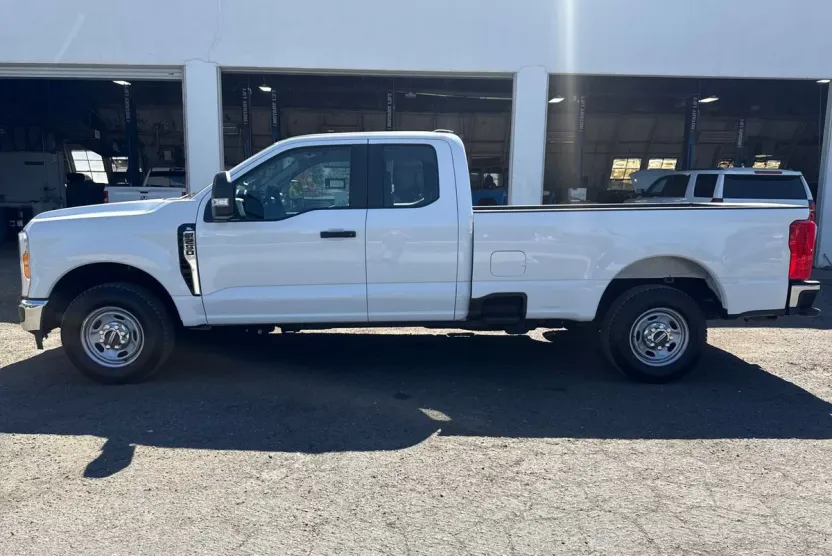 2023 Ford F-250 photo 1