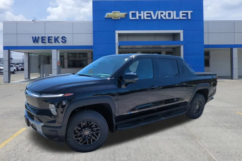 2025 Chevrolet Silverado EV LT photo 1