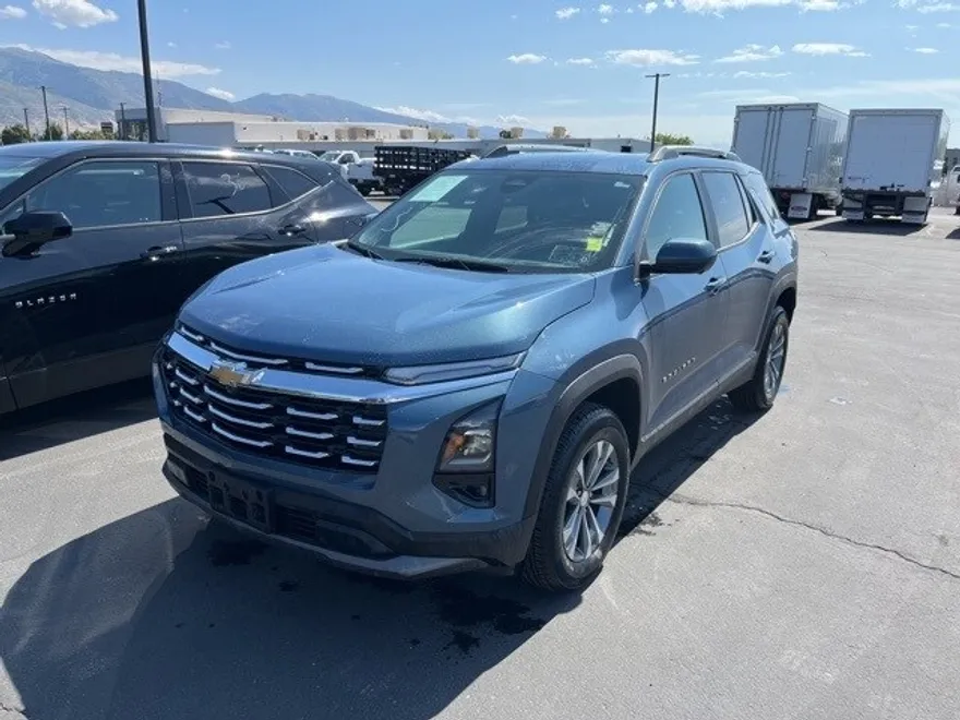 2025 Chevrolet Equinox LT photo 1