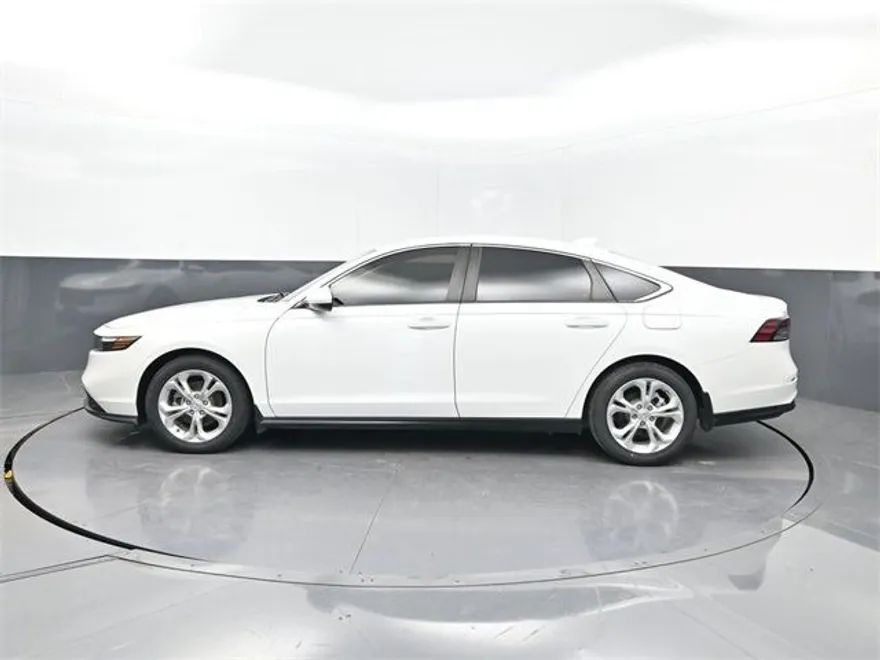 2023 Honda Accord LX photo 1