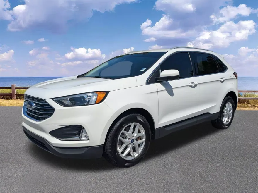 2022 Ford Edge SEL photo 1