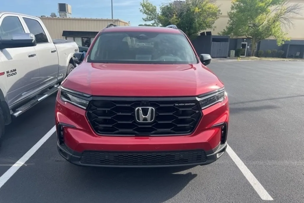 2025 Honda Pilot Black Edition photo 1